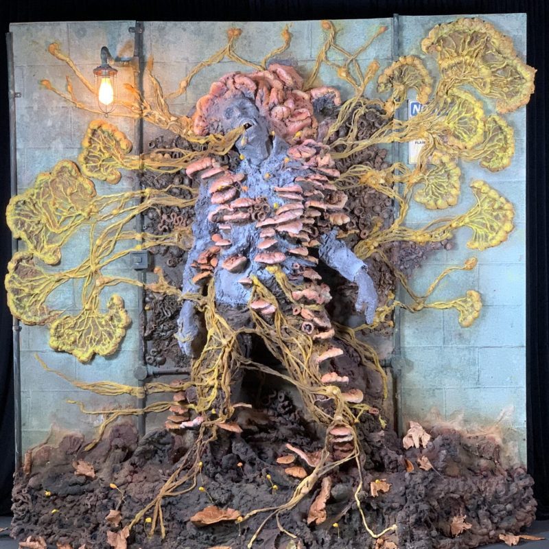 Last Of Us Sculpture by 1800 Projects
